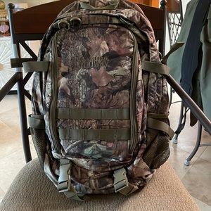 MidwayUSA Realtree Xtra Hunting/ Hiking Backpack